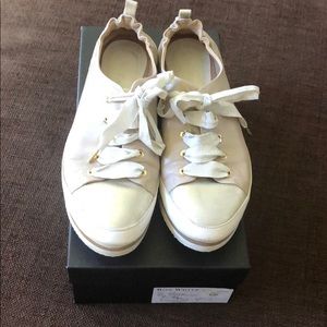 ron white nova sneaker